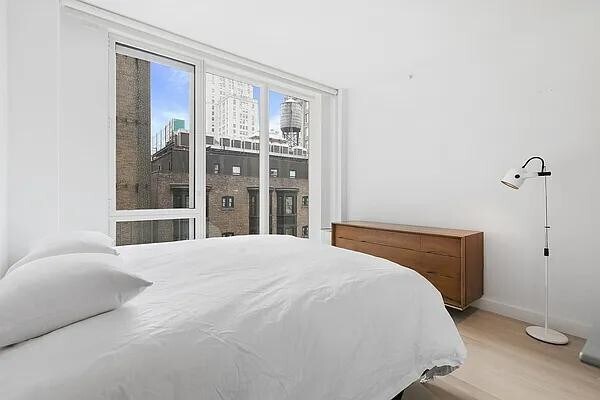 Primary Photo - 241 Fifth Avenue