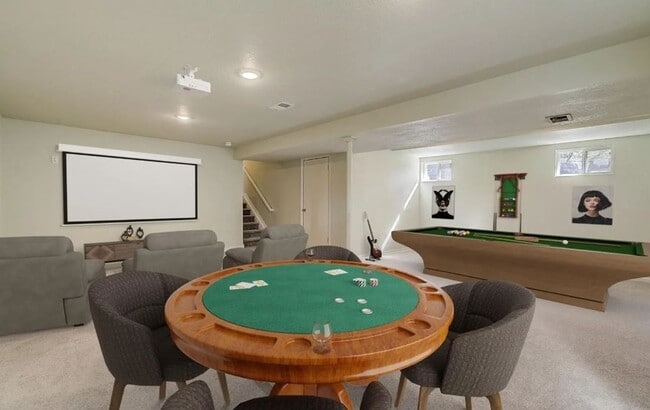 Building Photo - Newly Remodeled Home with Spacious Driveway!