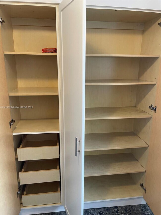 Building Photo - 9044 SW 148th Ct