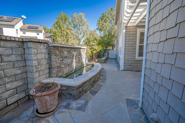 Building Photo - 23932 Windward Ln