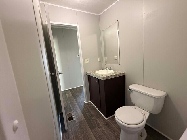 Building Photo - 120 Parma Ct