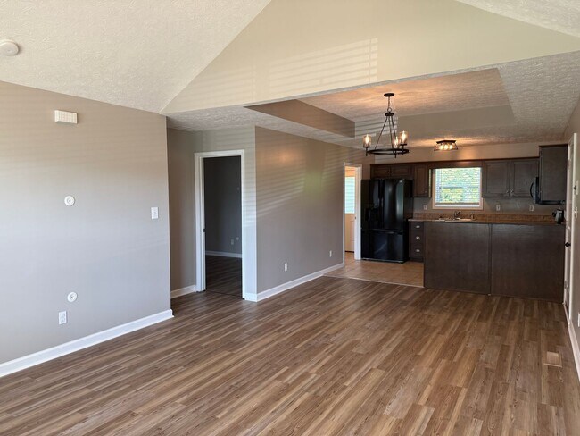 Building Photo - Absolutely Beautiful Home In Trenton Ky