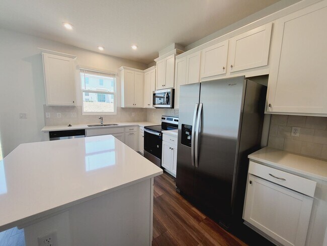 Building Photo - 3 Bedroom 2.5 Bathroom Townhome For Rent w...
