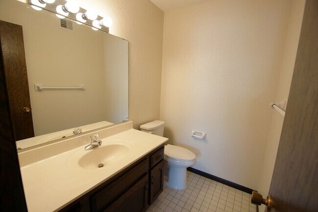 Building Photo - Spacious Two Bedroom Classic Appaloosa Suite