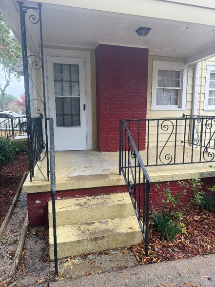 Building Photo - 1714 Piedmont Way