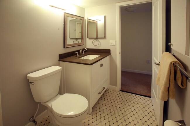 Building Photo - 1636 Brookhouse Dr