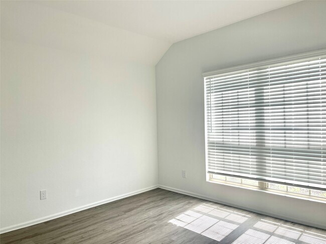 Building Photo - 5011 Viridian Forrest Dr