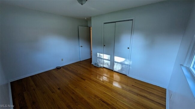 Building Photo - 523 Harris Rd