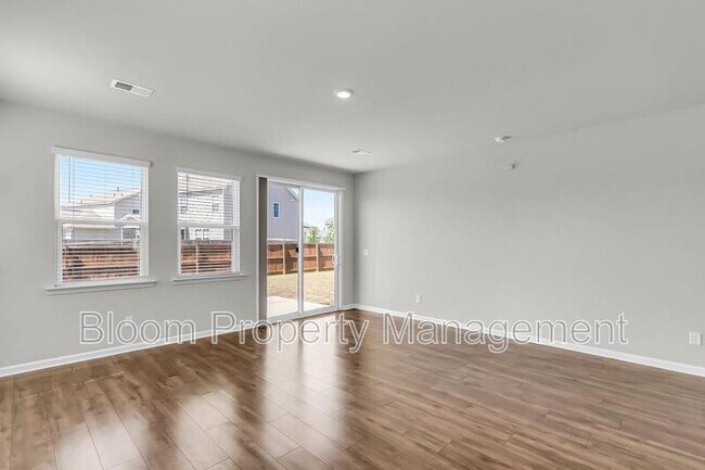 Building Photo - 425 Ribiero Dr