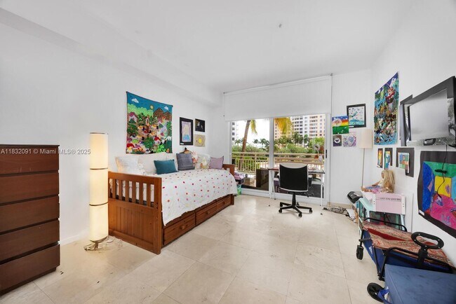 Building Photo - 888 Brickell Key Dr