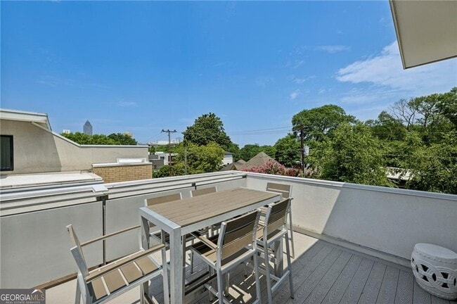 Building Photo - 575 Highland Ave NE