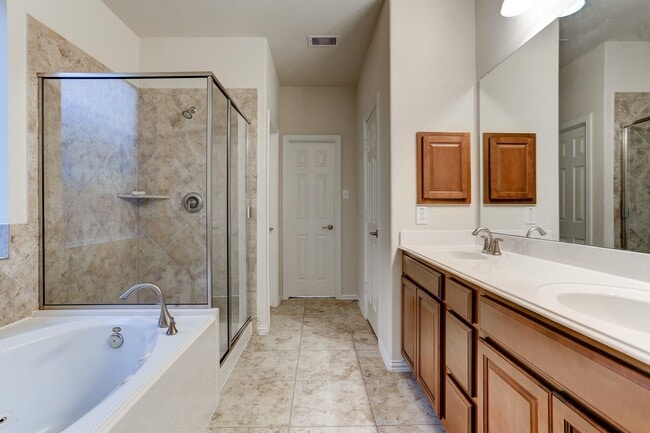 Building Photo - 19806 Amber Village Ln