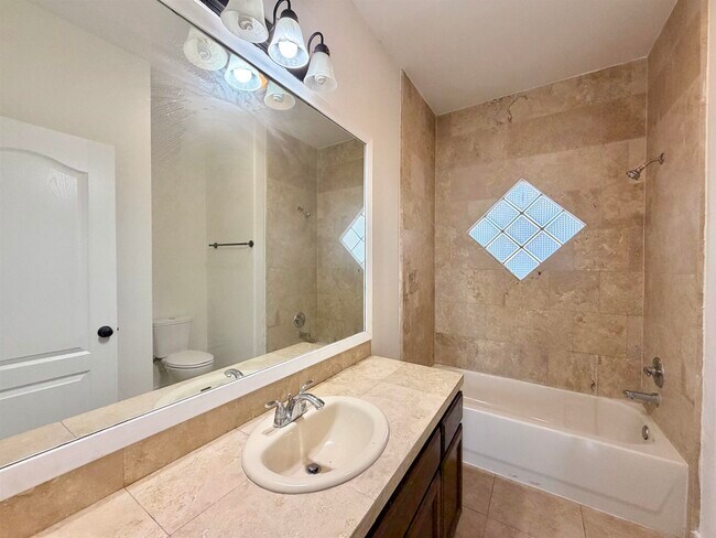 Building Photo - 10706 International Blvd