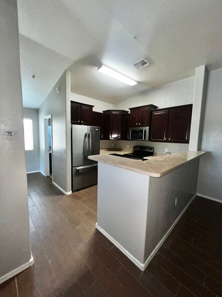 Building Photo - 356 N 169th Ave