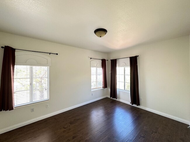 Building Photo - Finisterre Condo