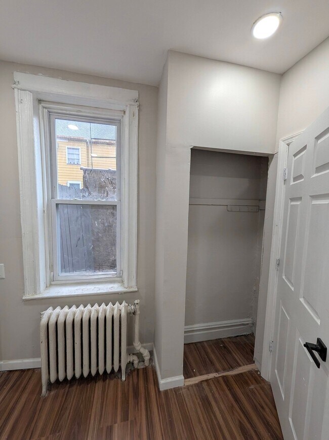 Building Photo - 295 Avenue B
