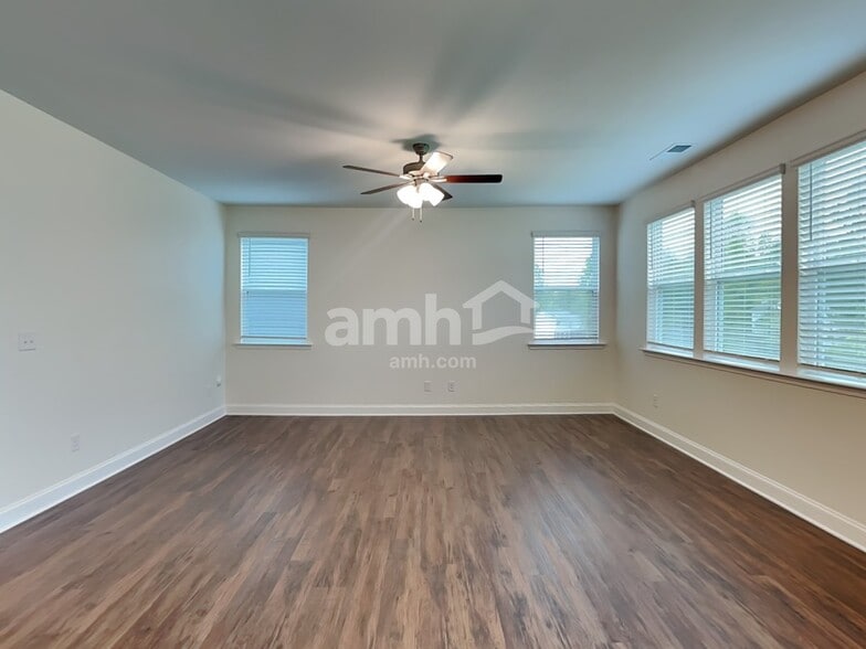 Building Photo - 7208 Garrett Ct