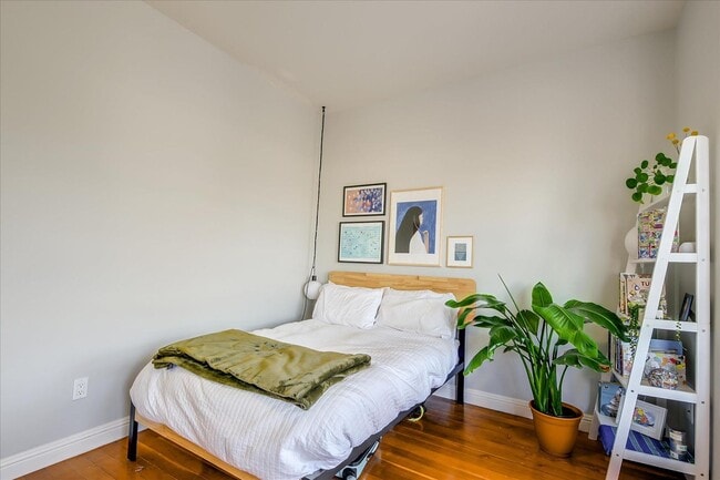 Building Photo - Epic REA - Modern 2 BR/1 BA Condo w/Privat...