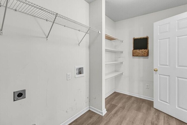 Building Photo - 403 Dovetail Cir