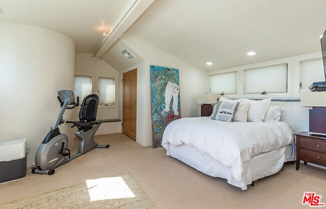 Building Photo - 24456 Malibu Rd