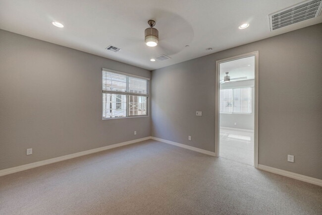 Building Photo - 7439 E Conquistadores Dr