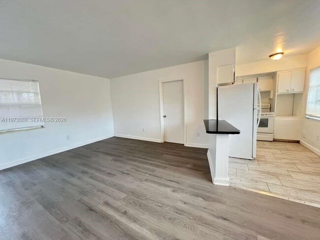 Building Photo - 17031 NE 21st Ave