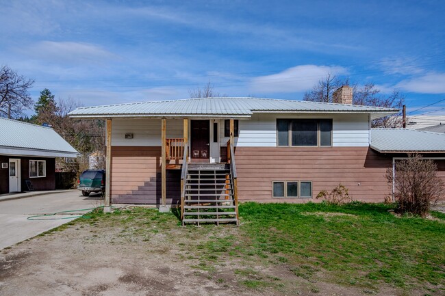 Building Photo - 213 E Missoula Ave