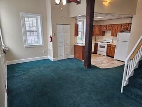 Building Photo - 160 N York St