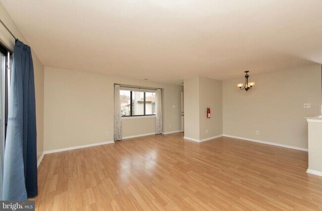 Building Photo - 504 Britton Pl