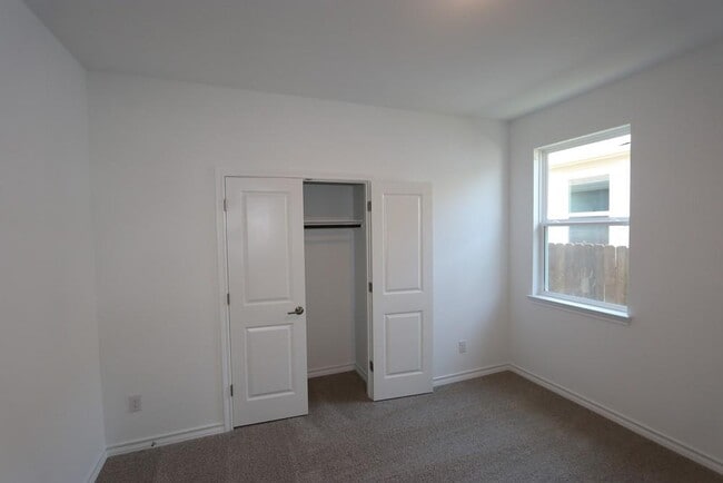 Building Photo - 109 Stinchcomb Rd