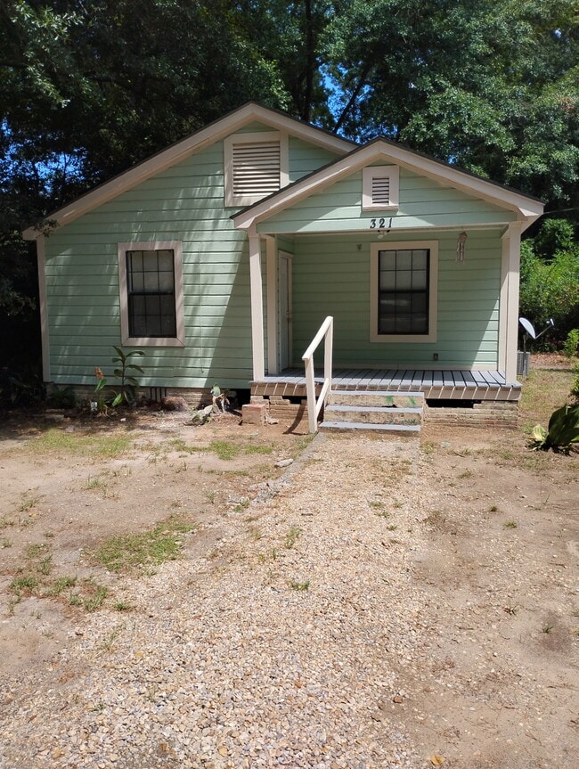 Building Photo - 321 N 18th Ave