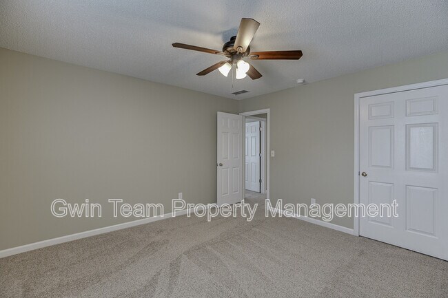Building Photo - 305 Leatherman Ct