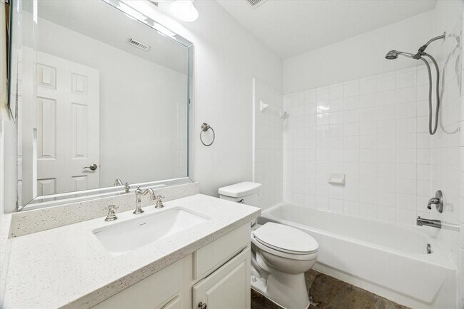Building Photo - 227 Blushwood Pl