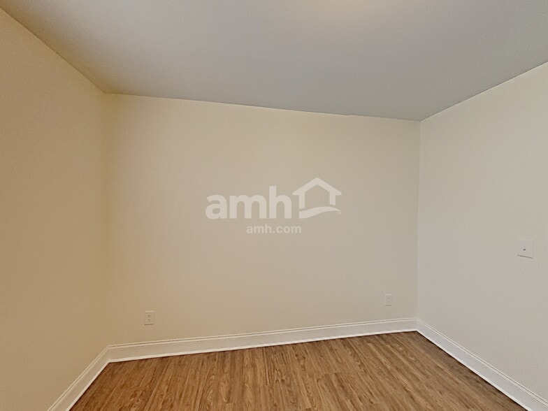 Building Photo - 545 Woodall Rd