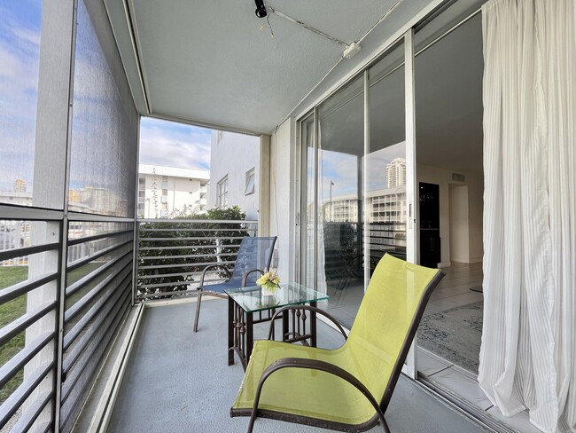 Building Photo - 3551 NE 169th St