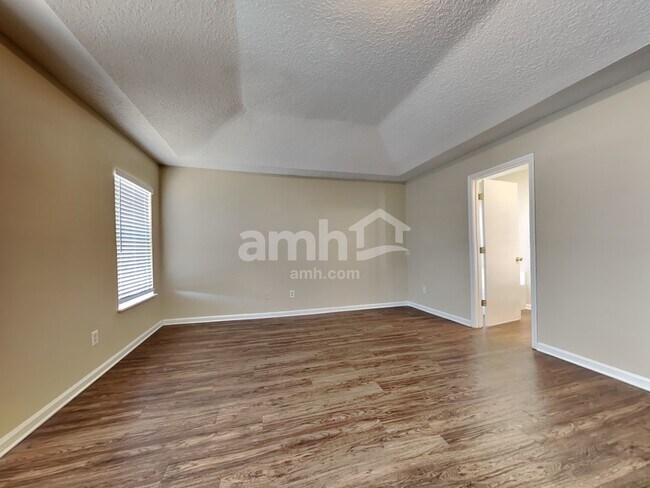 Building Photo - 1472 Redbird Creek Dr