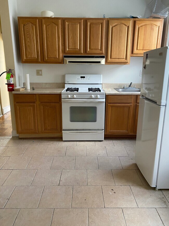 Building Photo - 4624 Woodland Ave