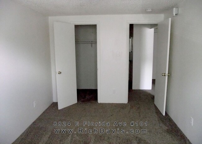 Building Photo - Great location off Leetsdale/Parker and Fl...