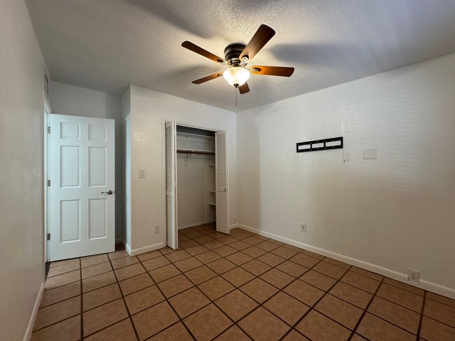 Building Photo - 3BR/2BA/2CG, with POOL, 1,396 sq.ft. renta...