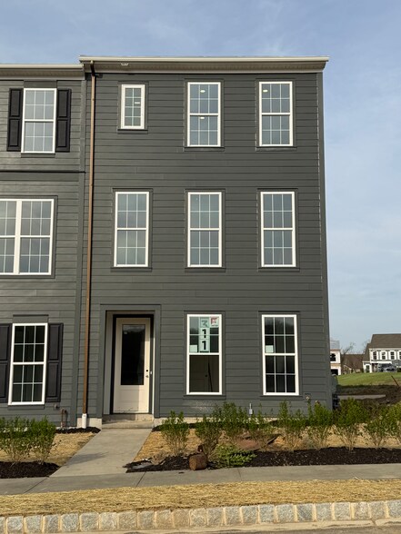 Building Photo - 509 Freeman St