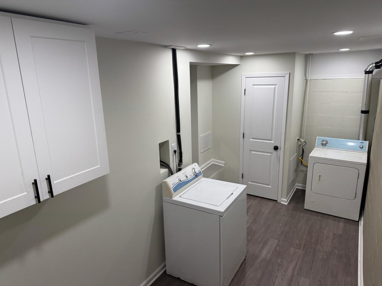 Building Photo - 24 S Rockland Ave