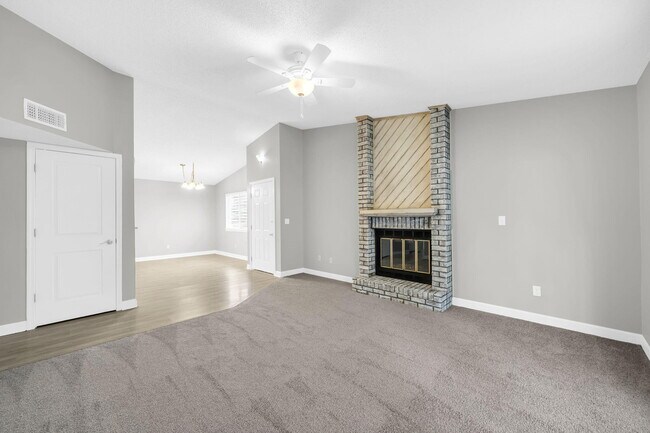 Building Photo - 3930 Balsam Dr