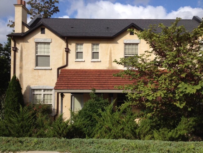 Building Photo - 26 N Olive Ave