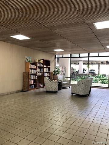 Building Photo - 4300 Waialae Ave