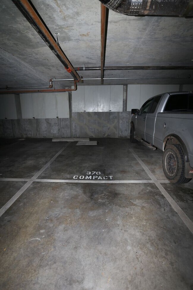 Building Photo - Hawaiki Tower - 2 bedroom, 2 bath with 2 c...