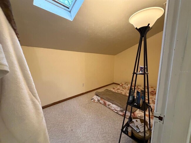 Building Photo - 7200 SW 8th Ave