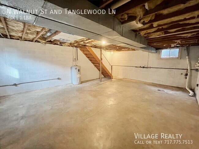 Building Photo - 492 N Walnut St