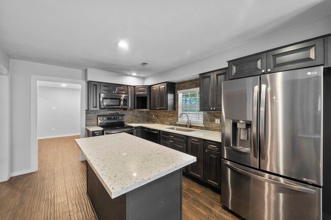 Building Photo - 10519 Fawnview Dr