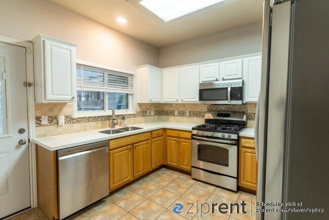 Building Photo - 12245 Abbey Glen Ln