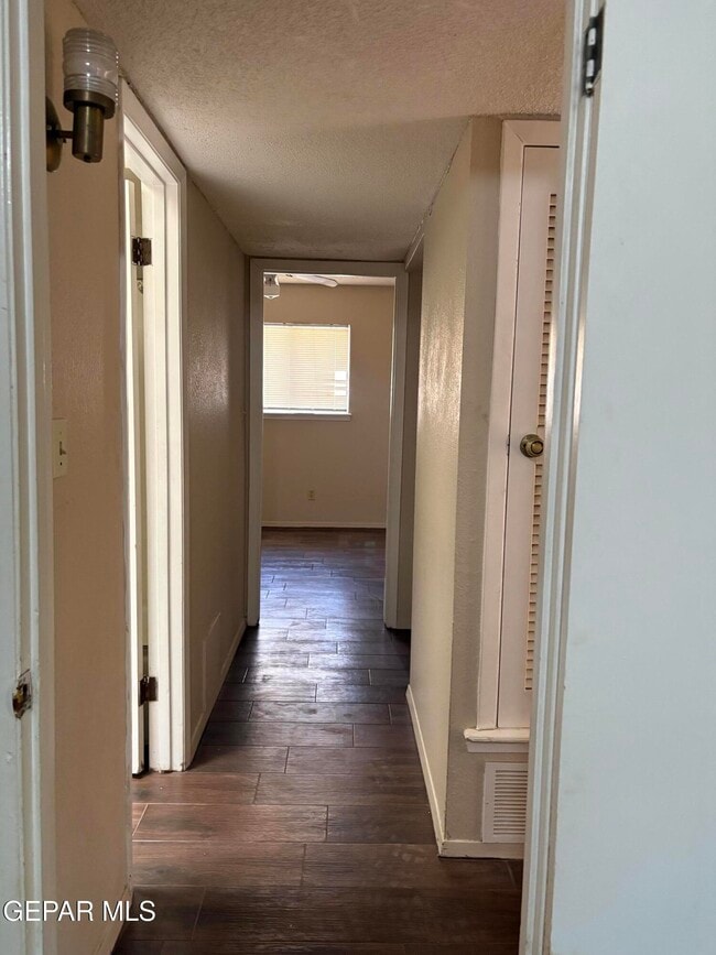 Building Photo - 2823 Anise Dr